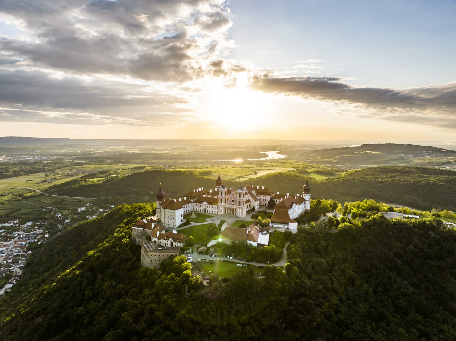 Stift Göttweig auf dem Berg über dem Donautal